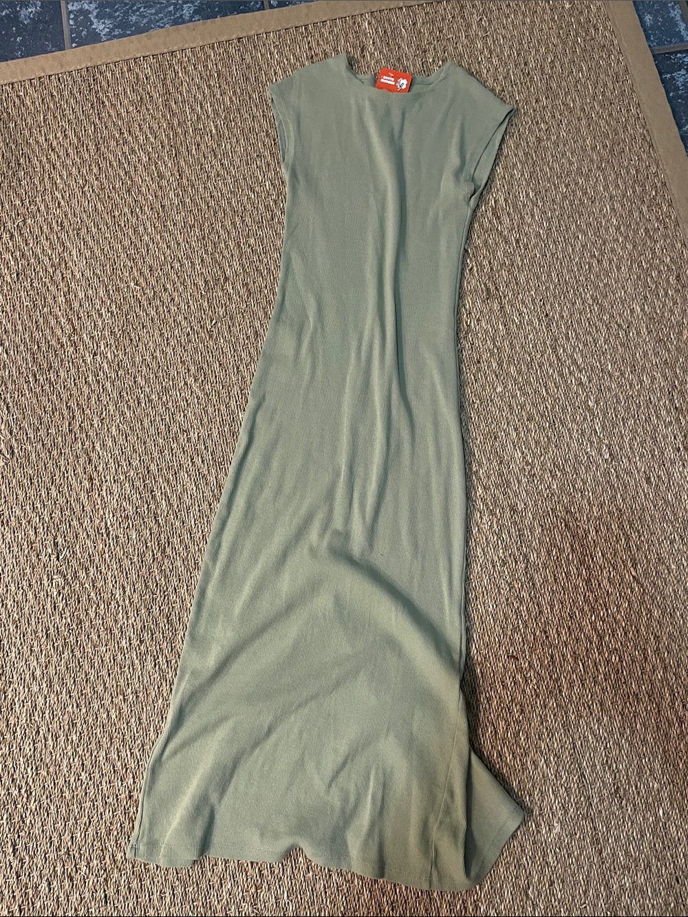 stradivarius Sleeveless Olive Maxi Dress
